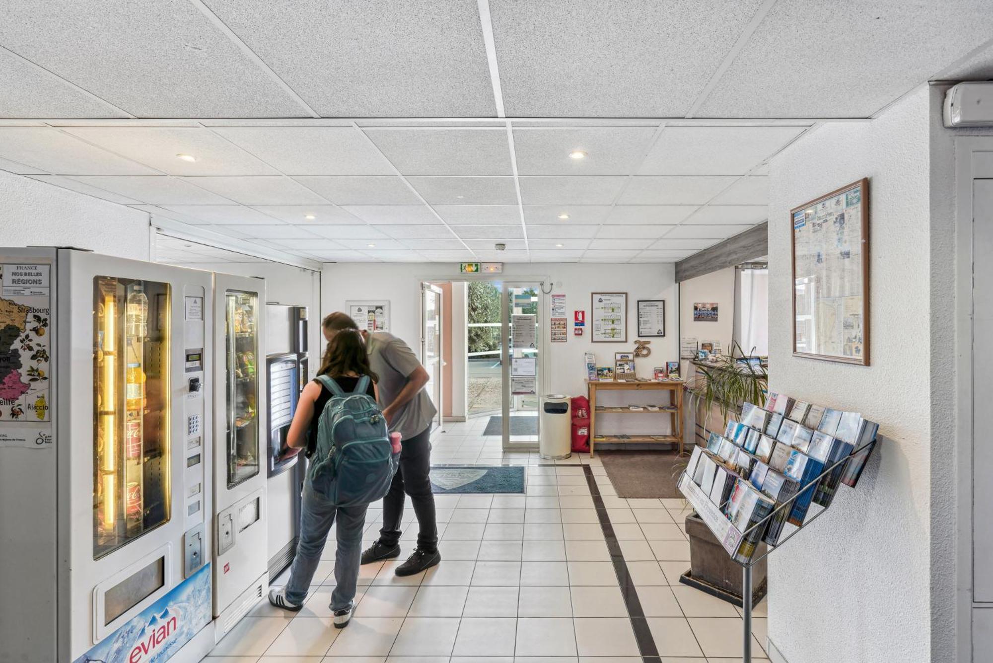 Hotel Akena Chateaurenard - Parc Des Expositions Avignon Zewnętrze zdjęcie